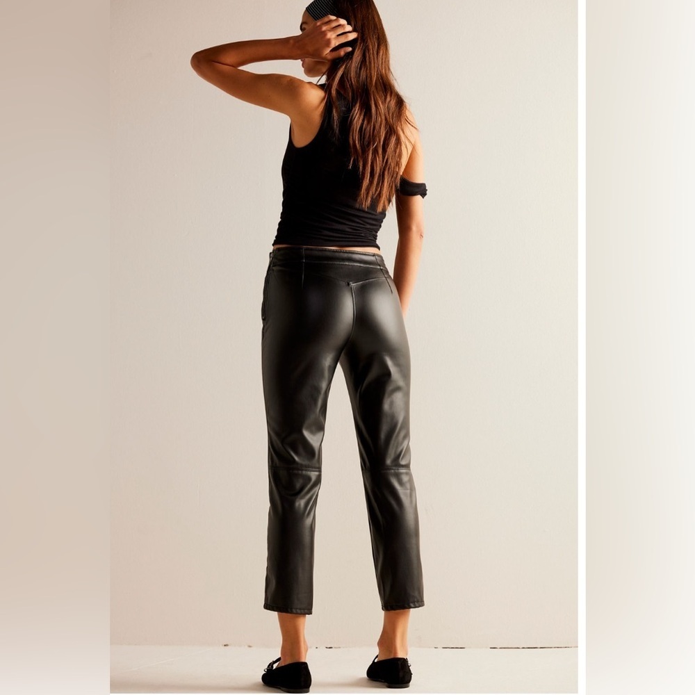 We The Free Unapologetic Pedal Pusher Pants in Black Size 0 NWT - Picture 7 of 10